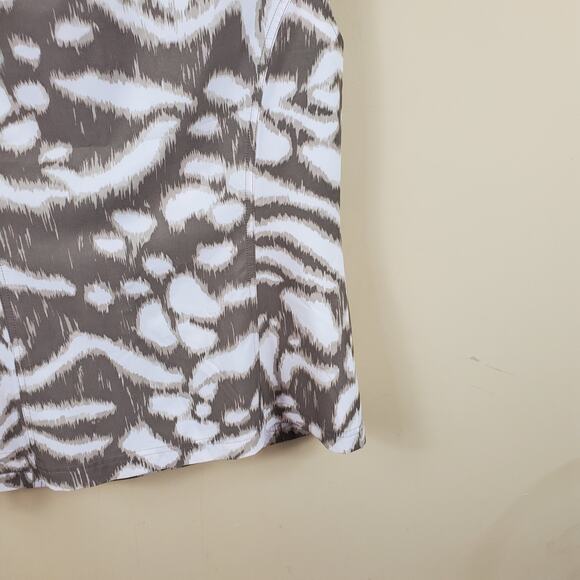 Weekends by Chicos Printed Full Zip Vest Size 0/S - Picture 6 of 8